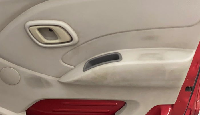 2016 Datsun Redi Go T (O), Petrol, Manual, 98,760 km, Driver Side Door Panels Control