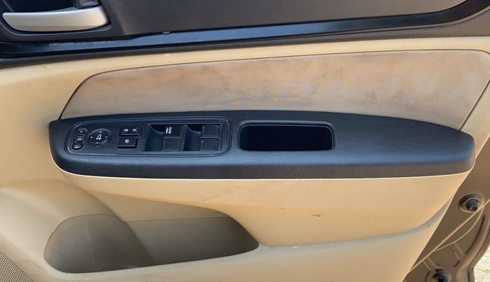 2019 Honda Amaze 1.2 V MT I-VTEC, Petrol, Manual, 74,996 km, Driver Side Door Panels Control