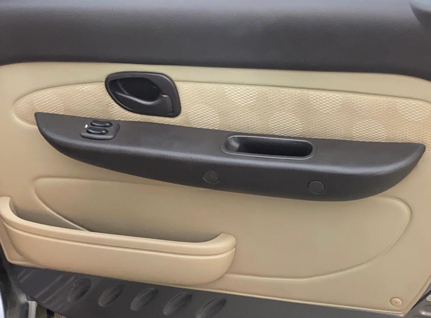 2013 Hyundai Santro Xing GLS, Petrol, Manual, 33,950 km, Driver Side Door Panels Control