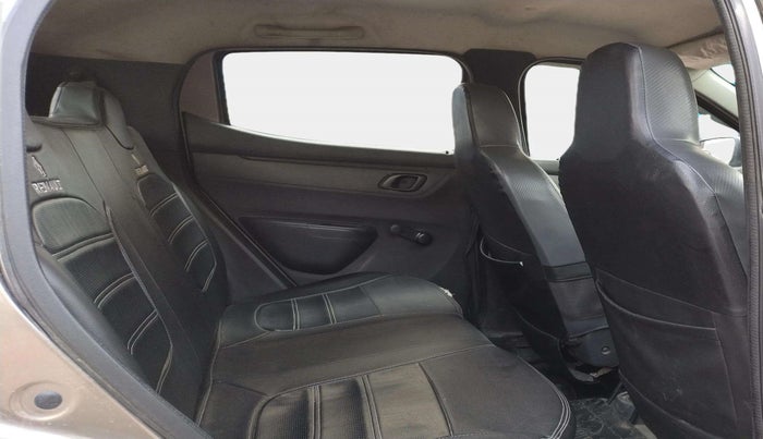 2016 Renault Kwid RXT 0.8, Petrol, Manual, 62,165 km, Right Side Rear Door Cabin