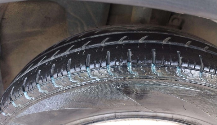 2016 Renault Kwid RXT 0.8, Petrol, Manual, 62,165 km, Left Front Tyre Tread