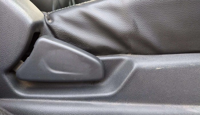 2016 Renault Kwid RXT 0.8, Petrol, Manual, 62,165 km, Driver Side Door Panels Control