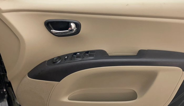 2013 Hyundai i10 SPORTZ 1.2, Petrol, Manual, 89,241 km, Driver Side Door Panels Control