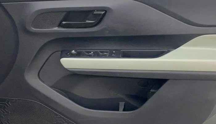 2021 Tata PUNCH ADVENTURE MT, Petrol, Manual, 45,780 km, Driver Side Door Panels Control