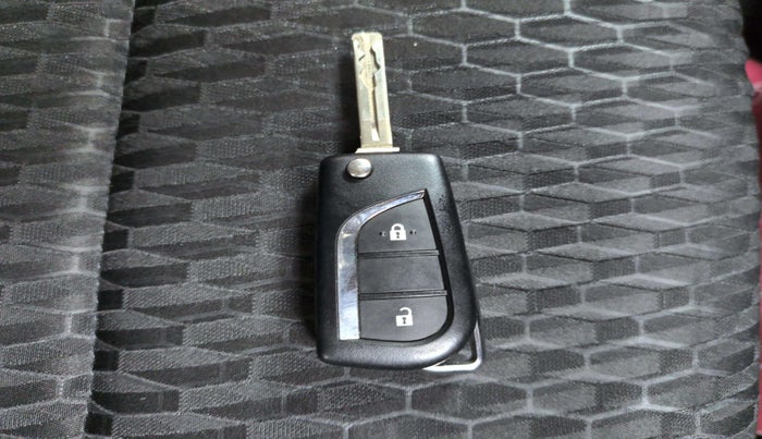 2021 Toyota Innova Crysta 2.4 GX AT 7 STR, Diesel, Automatic, 37,380 km, Key Close Up