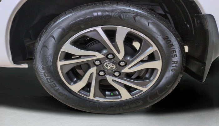 2021 Toyota Innova Crysta 2.4 GX AT 7 STR, Diesel, Automatic, 37,380 km, Left Rear Wheel