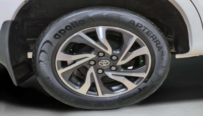 2021 Toyota Innova Crysta 2.4 GX AT 7 STR, Diesel, Automatic, 37,380 km, Right Rear Wheel