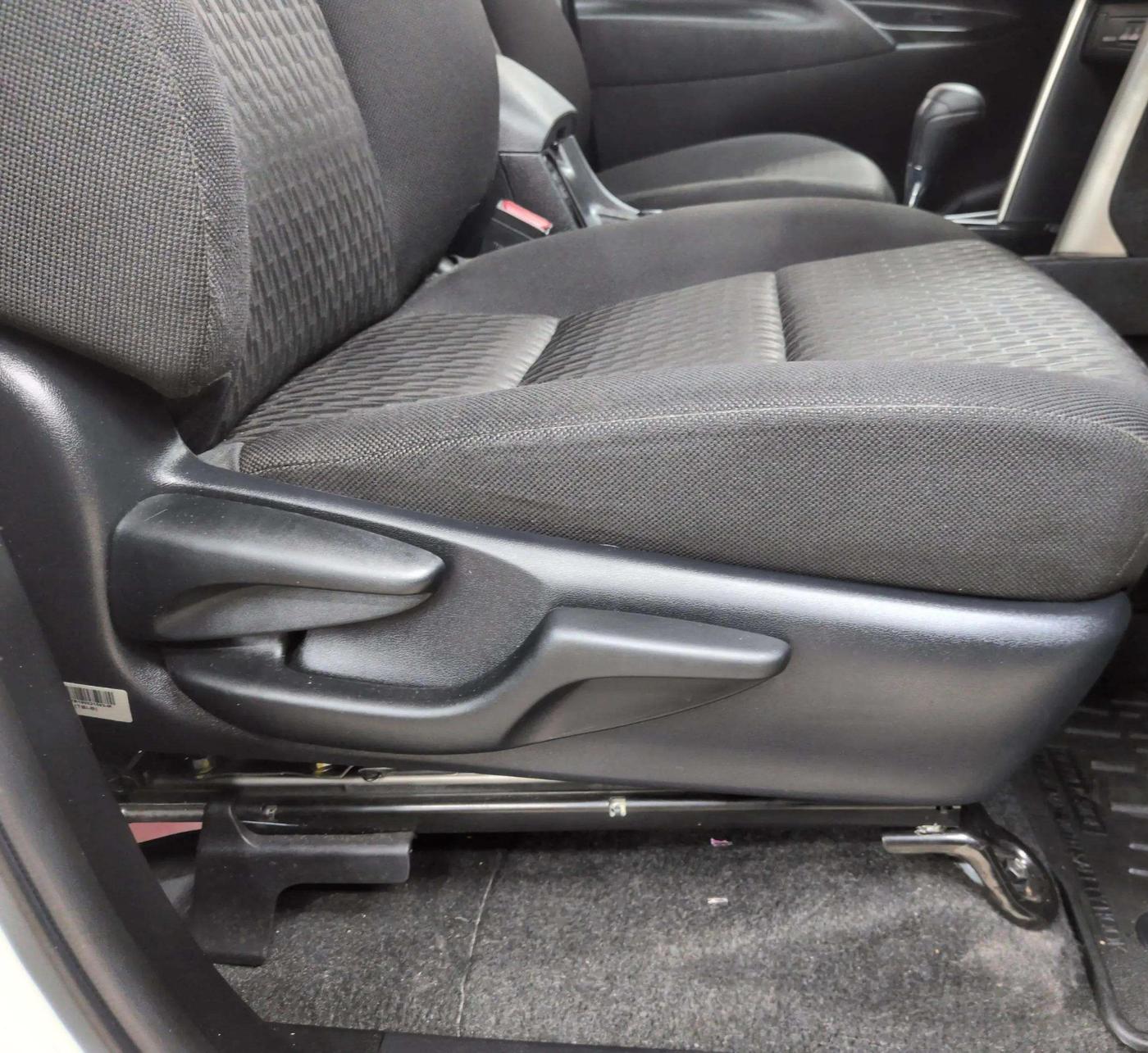 2021 Toyota Innova Crysta 2.4 GX AT 7 STR, Diesel, Automatic, 37,380 km, Driver Side Adjustment Panel