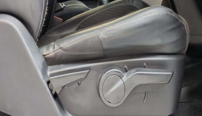 2024 Mahindra Thar LX D HT 2WD MT, Diesel, Manual, 36,893 km, Driver Side Adjustment Panel