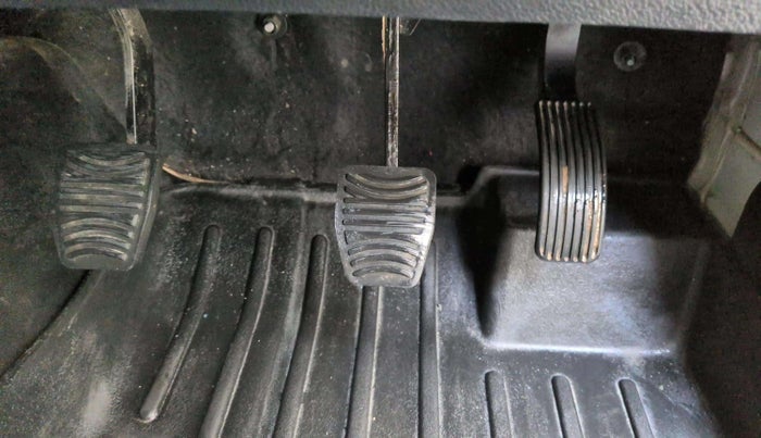 2024 Mahindra Thar LX D HT 2WD MT, Diesel, Manual, 36,893 km, Pedals