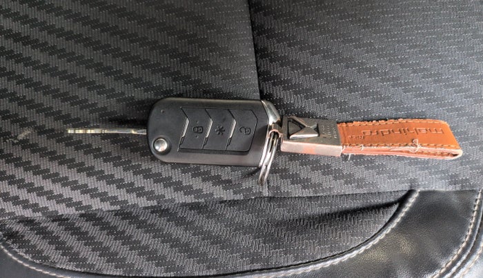 2024 Mahindra Thar LX D HT 2WD MT, Diesel, Manual, 36,893 km, Key Close Up