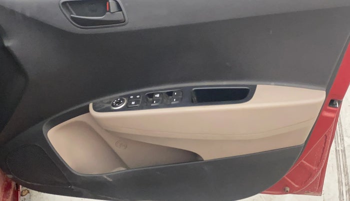 2019 Hyundai Grand i10 MAGNA 1.2 KAPPA VTVT, CNG, Manual, 45,781 km, Driver Side Door Panels Control