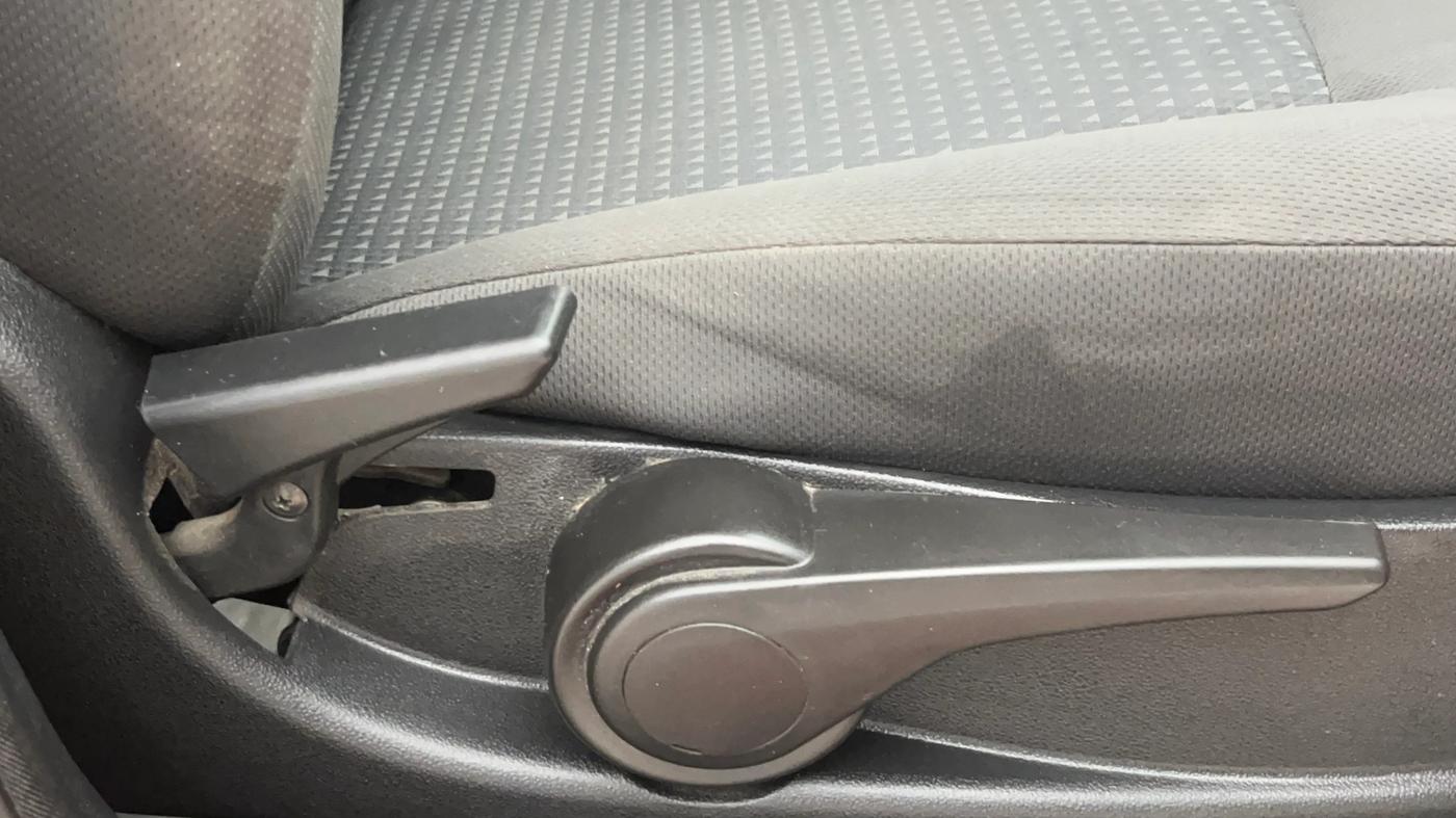 2018 Tata Tiago XZ PETROL, Petrol, Manual, 16,647 km, Driver Side Adjustment Panel