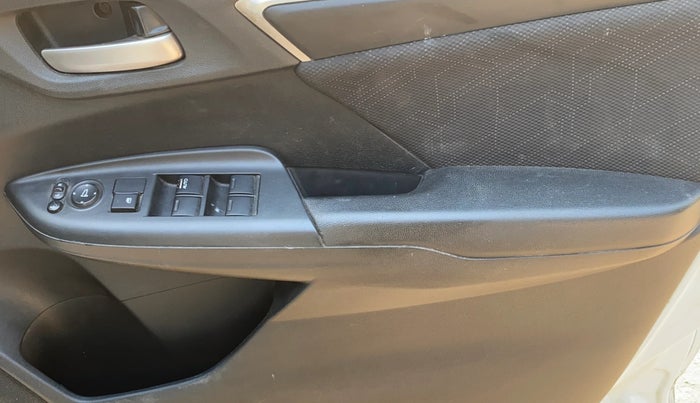 2015 Honda Jazz 1.5L I-DTEC VX, Diesel, Manual, 97,202 km, Driver Side Door Panels Control