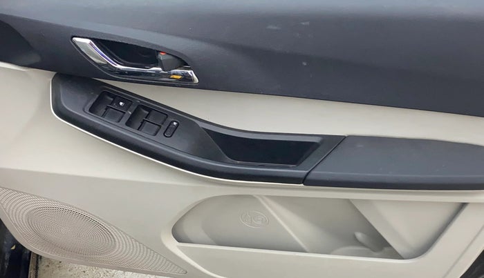 2023 Tata Tiago XZA PLUS PETROL, Petrol, Automatic, 30,825 km, Driver Side Door Panels Control