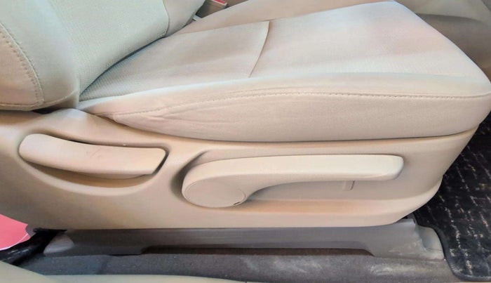 2020 KIA CARNIVAL PREMIUM 2.2 7 STR, Diesel, Automatic, 65,388 km, Driver Side Adjustment Panel