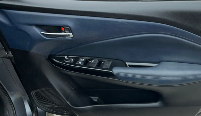 2023 Maruti Baleno  ZETA CNG 1.2L, CNG, Manual, 45,511 km, Driver Side Door Panels Control