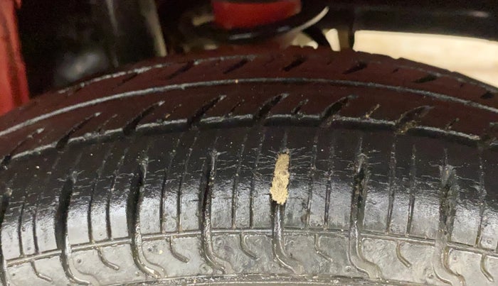 2016 Maruti Alto 800 LXI, Petrol, Manual, 26,938 km, Left Rear Tyre Tread