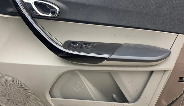 2018 Tata Tiago XZ PETROL, Petrol, Manual, 89,540 km, Driver Side Door Panels Control