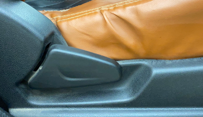 2018 Renault Kwid RXT 1.0, Petrol, Manual, 74,341 km, Driver Side Adjustment Panel