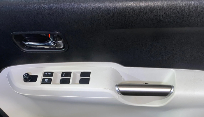 2019 Maruti IGNIS DELTA 1.2, Petrol, Manual, 24,201 km, Driver Side Door Panels Control