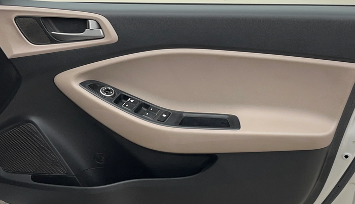 2014 Hyundai Elite i20 MAGNA 1.2, Petrol, Manual, 69,974 km, Driver Side Door Panels Control