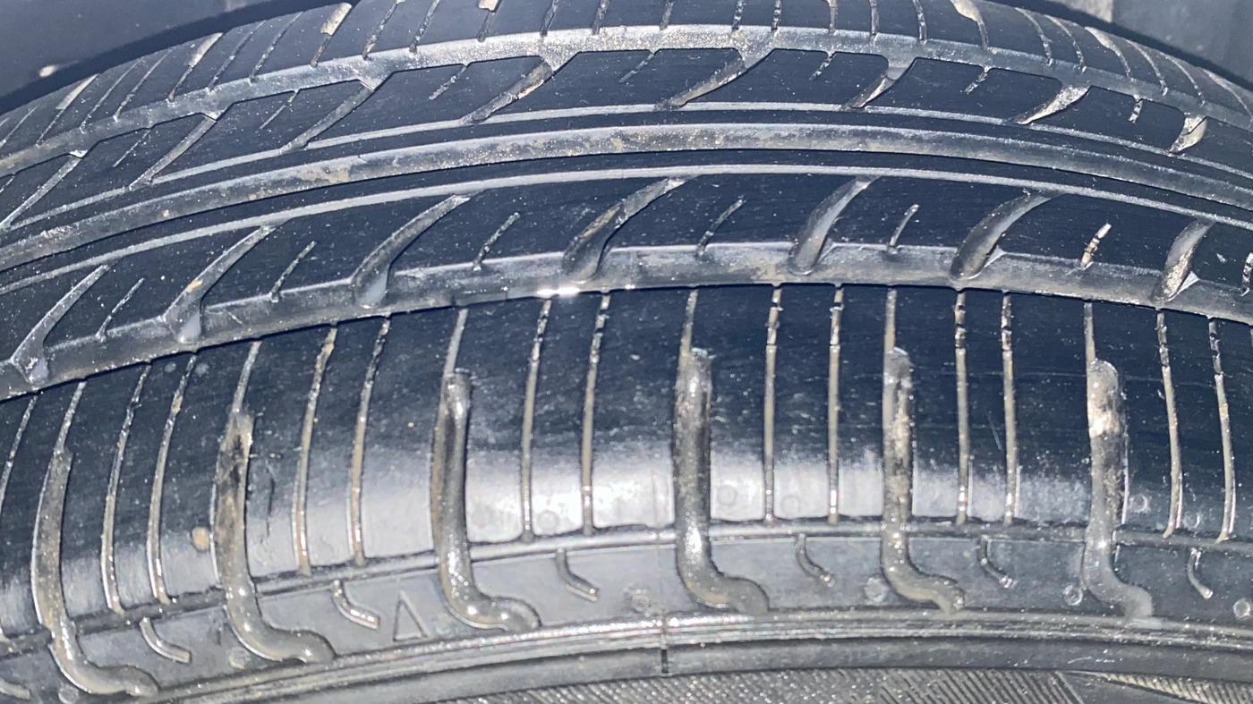 2016 Maruti Swift Dzire VXI, Petrol, Manual, 83,883 km, Left Rear Tyre Tread