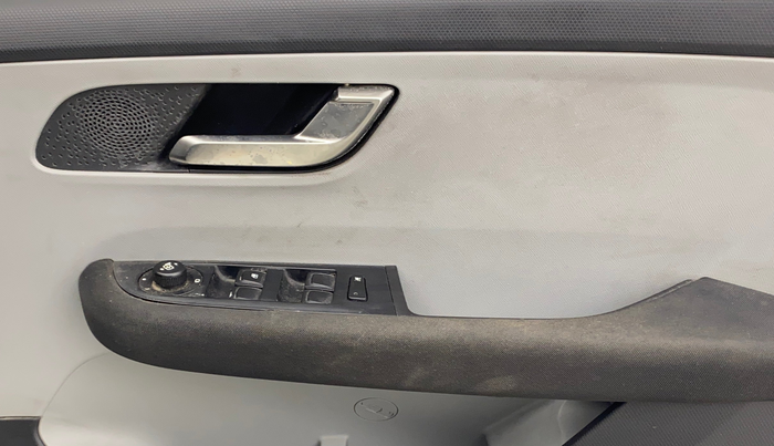 2021 Tata ALTROZ XZ DIESEL, Diesel, Manual, 37,813 km, Driver Side Door Panels Control