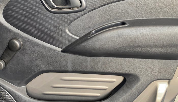 2019 Datsun Redi Go A, CNG, Manual, 61,615 km, Driver Side Door Panels Control