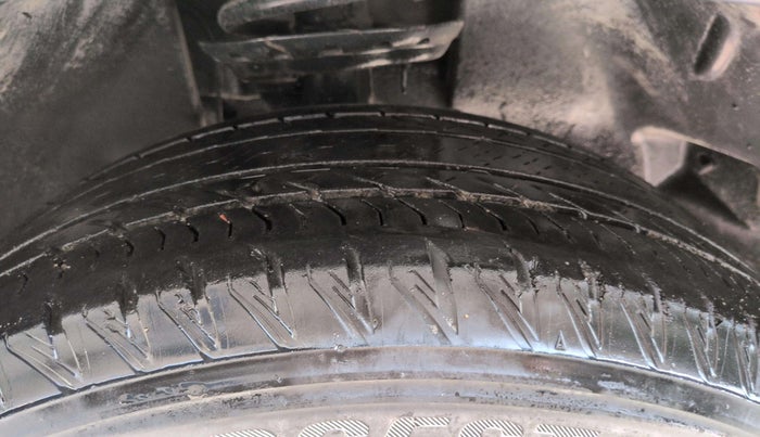 2021 Tata Safari XT PLUS, Diesel, Manual, 64,038 km, Right Rear Tyre Tread