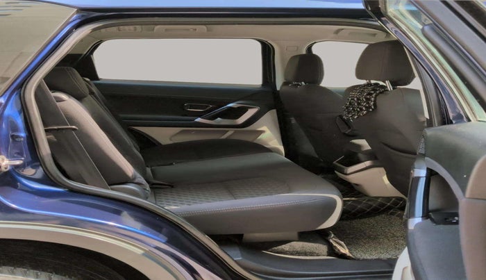 2021 Tata Safari XT PLUS, Diesel, Manual, 64,038 km, Right Side Rear Door Cabin