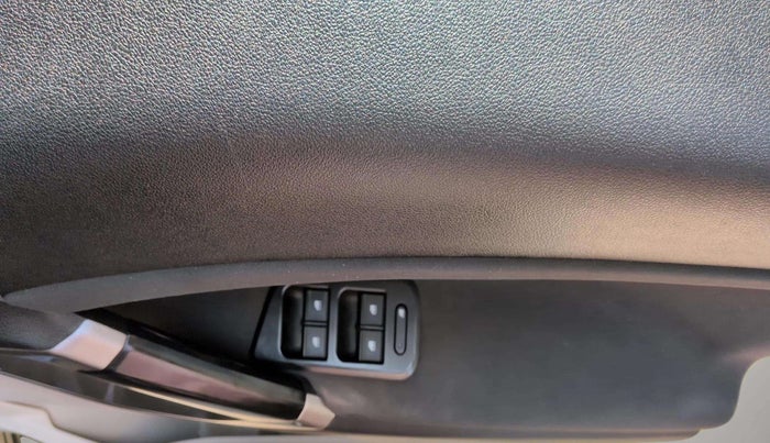 2021 Tata Safari XT PLUS, Diesel, Manual, 64,038 km, Driver Side Door Panels Control