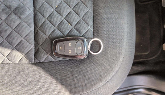 2021 Tata Safari XT PLUS, Diesel, Manual, 64,038 km, Key Close Up