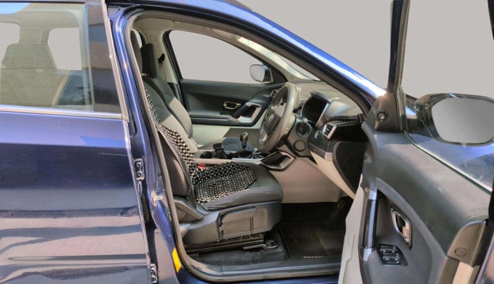 2021 Tata Safari XT PLUS, Diesel, Manual, 64,038 km, Right Side Front Door Cabin