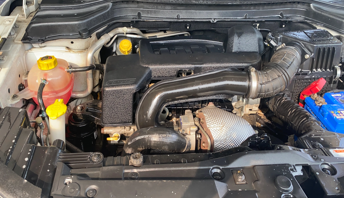 2019 Mahindra XUV300 W8 1.5 DIESEL, Diesel, Manual, 1,33,882 km, Engine View - Right