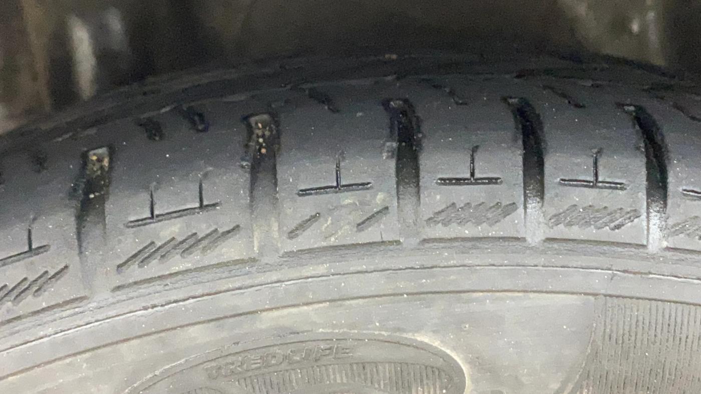 2013 Honda Brio S MT, Petrol, Manual, 1,11,190 km, Right Rear Tyre Tread