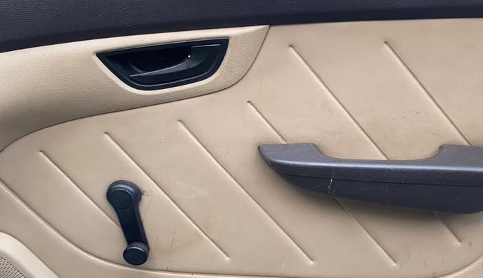 2013 Hyundai Eon D-LITE+, Petrol, Manual, 79,459 km, Driver Side Door Panels Control