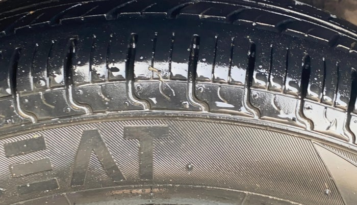 2013 Hyundai Eon D-LITE+, Petrol, Manual, 79,459 km, Right Rear Tyre Tread