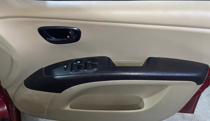 2014 Hyundai i10 MAGNA 1.1, Petrol, Manual, 43,999 km, Driver Side Door Panels Control