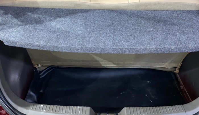 2014 Hyundai i10 MAGNA 1.1, Petrol, Manual, 43,999 km, Boot Inside