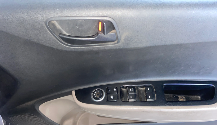 2015 Hyundai Grand i10 MAGNA 1.2 KAPPA VTVT, Petrol, Manual, 76,162 km, Driver Side Door Panels Control