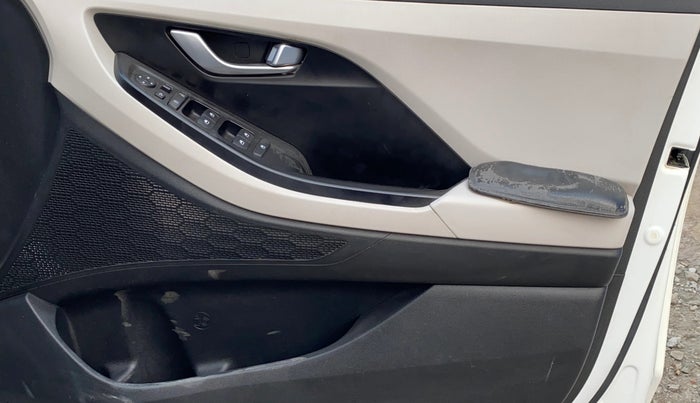 2021 Hyundai Creta SX EXECUTIVE 1.5 PETROL, Petrol, Manual, 55,862 km, Driver Side Door Panels Control