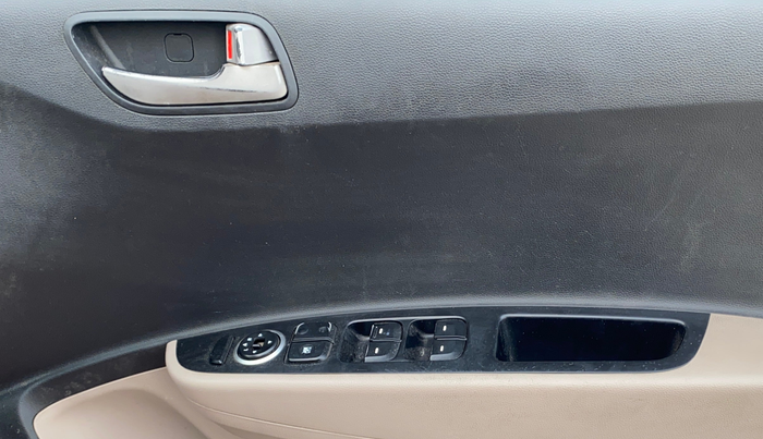 2015 Hyundai Xcent S (O) 1.2, Petrol, Manual, 97,591 km, Driver Side Door Panels Control