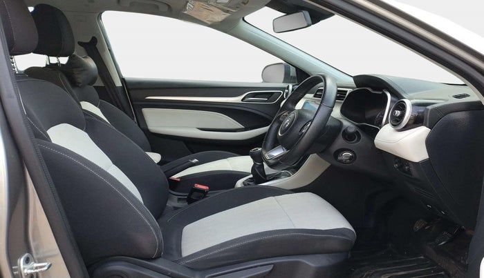 2023 MG ASTOR STYLE 1.5 MT, Petrol, Manual, 23,668 km, Right Side Front Door Cabin