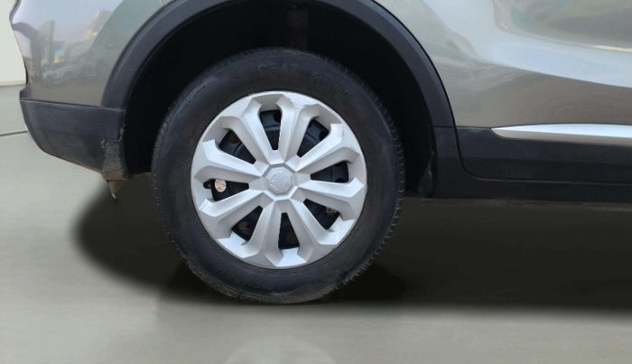 2023 MG ASTOR STYLE 1.5 MT, Petrol, Manual, 23,668 km, Right Rear Wheel