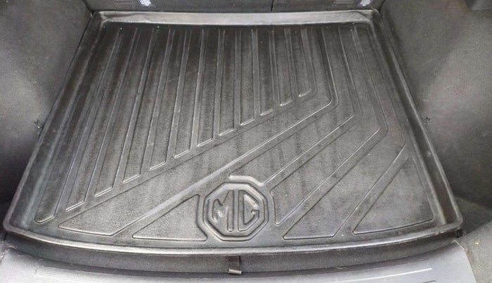 2023 MG ASTOR STYLE 1.5 MT, Petrol, Manual, 23,668 km, Boot Inside