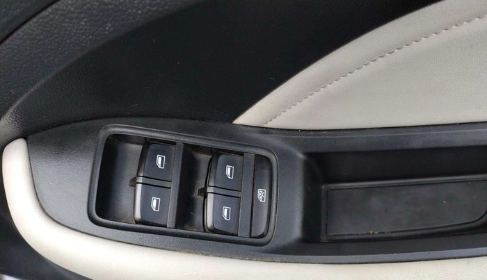 2023 MG ASTOR STYLE 1.5 MT, Petrol, Manual, 23,668 km, Driver Side Door Panels Control