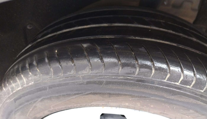 2023 MG ASTOR STYLE 1.5 MT, Petrol, Manual, 23,668 km, Left Rear Tyre Tread