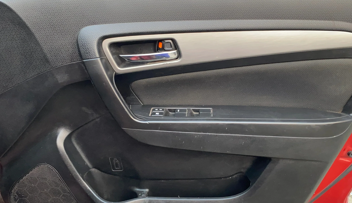 2019 Maruti Vitara Brezza ZDI, Diesel, Manual, 1,36,400 km, Driver Side Door Panels Control