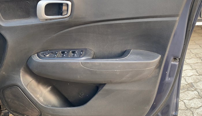 2020 Hyundai VENUE S 1.0 TURBO DCT, Petrol, Automatic, 39,903 km, Driver Side Door Panels Control